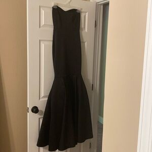 Size 4, Black, Mermaid Dress. All Stretch. No zipper.